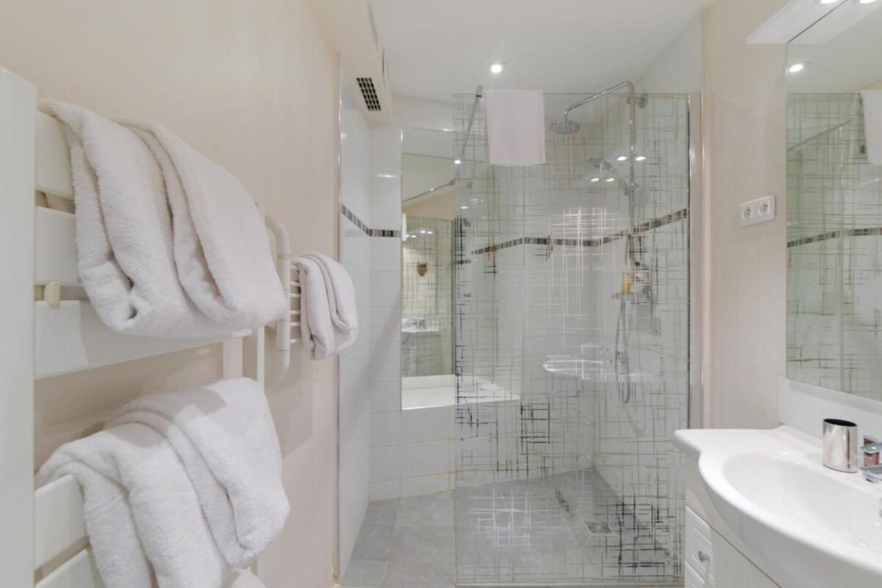 Charming 2 Bedroom In The Heart Of Parijs